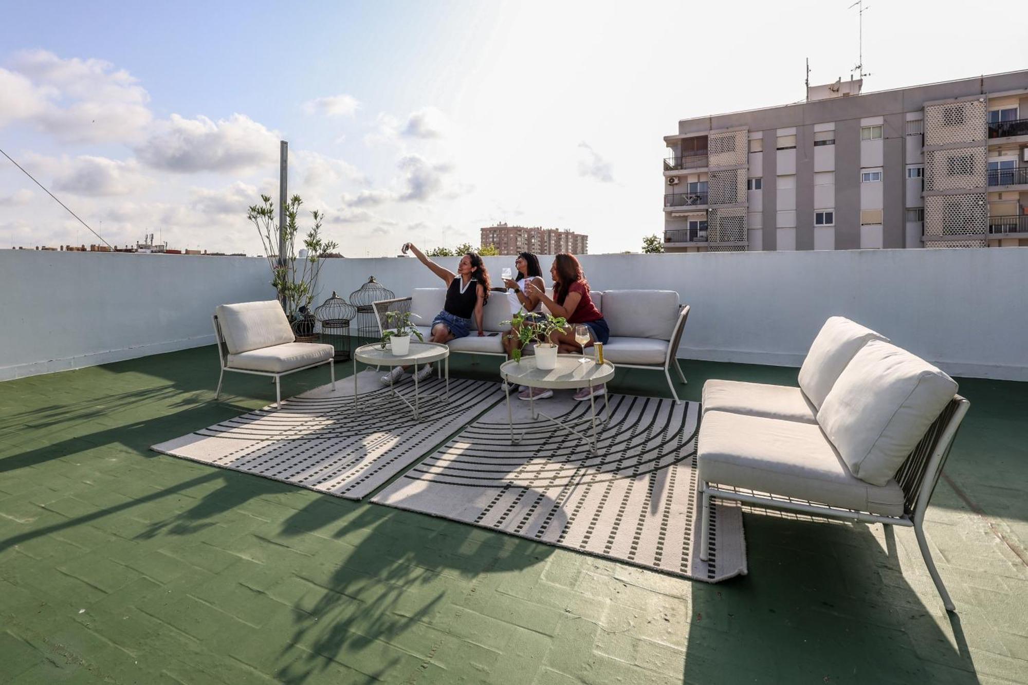 Appartement 2 Hab En Malvarrosa A Metros De La Playa, Con Terraza Y Zonas Comun 3d