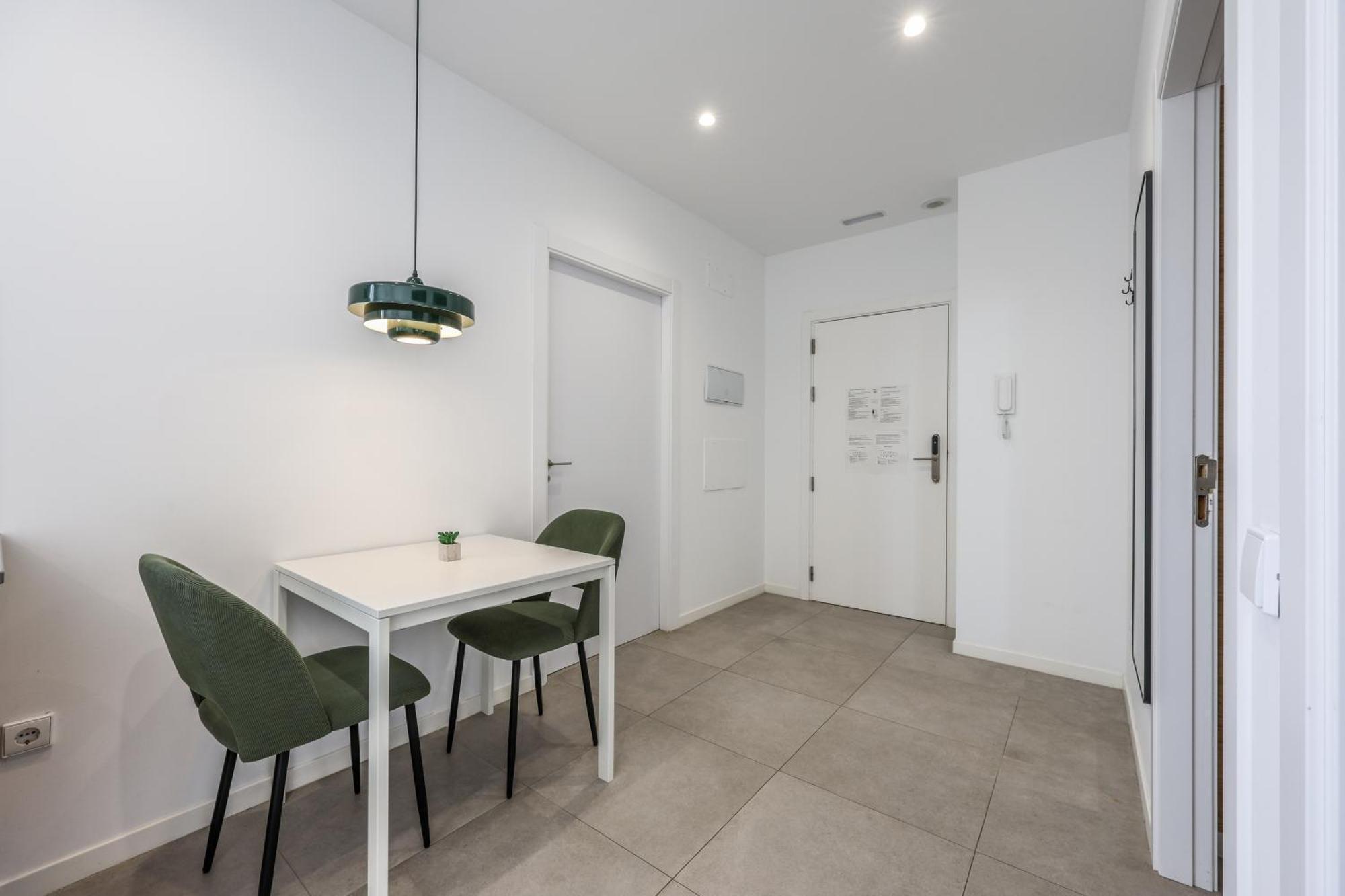 2 Hab En Malvarrosa A Metros De La Playa, Con Terraza Y Zonas Comun 3d Valence